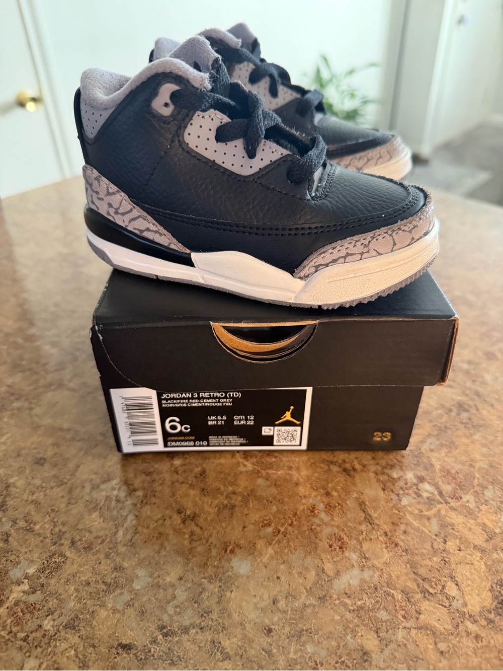 Jordan Kids' Retro 3 Black and Gray Sneakers